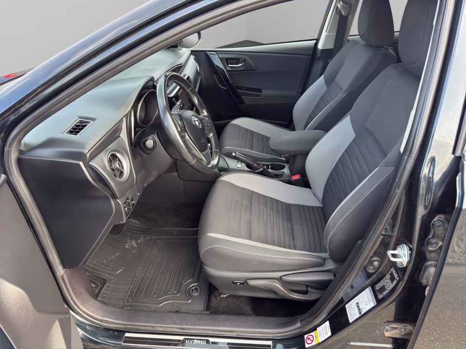 Toyota Auris 1,8 Hybrid H1 Touring Sports CVT 5d