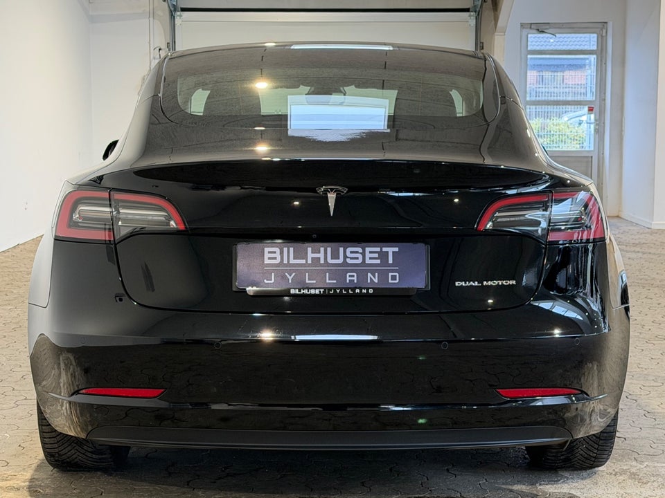 Tesla Model 3 Long Range AWD 4d