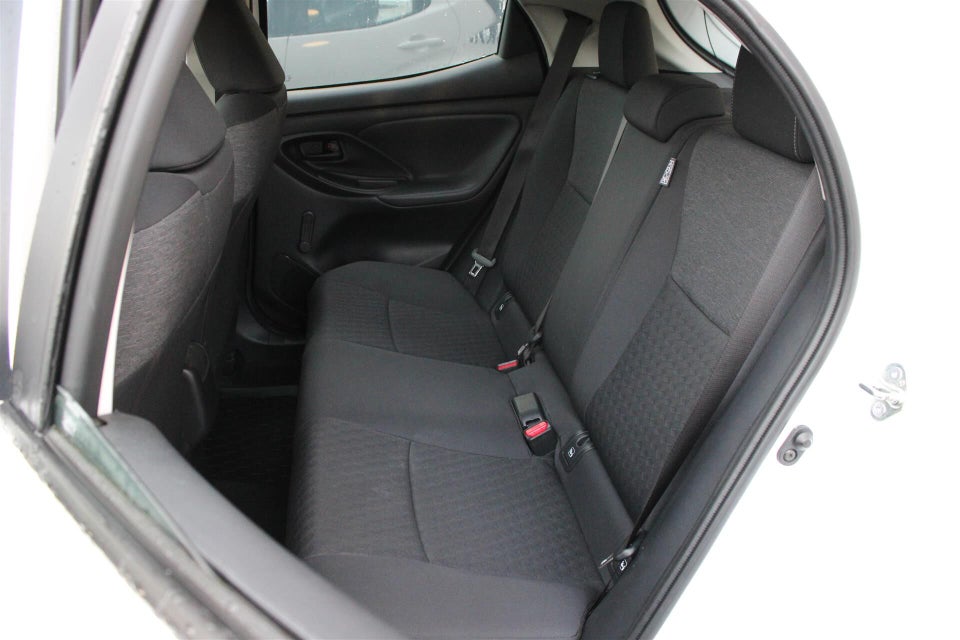 Toyota Yaris 1,5 Hybrid H3 e-CVT 5d