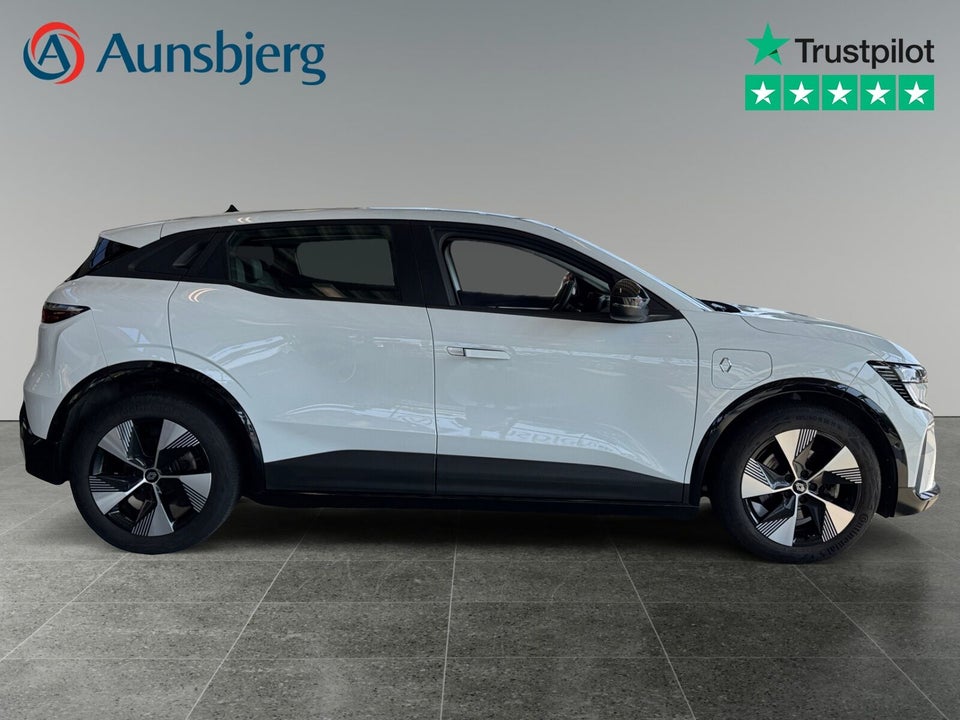 Renault Megane E-Tech 40 Equilibre 5d