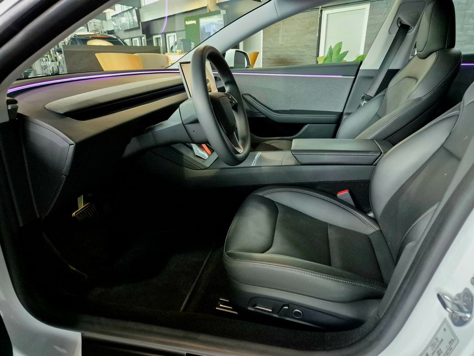 Tesla Model 3 RWD 4d