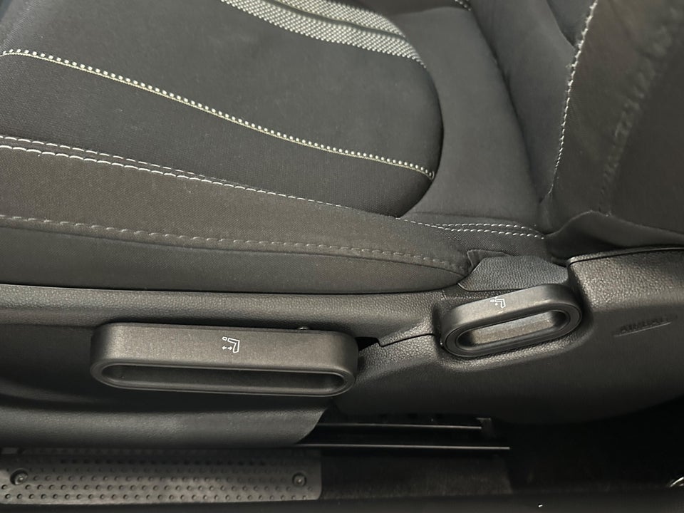 MINI Cooper SE Essential 3d