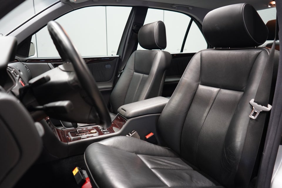 Mercedes E320 3,2 Elegance 4d