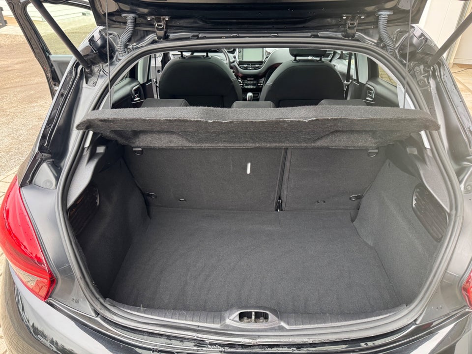 Peugeot 208 1,2 PureTech 82 Allure Sky 5d