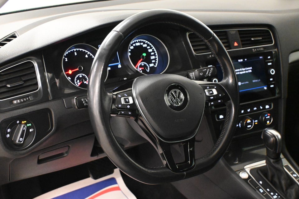 VW Golf VII 2,0 TDi 150 Comfortline+ Connect Variant DSG 5d