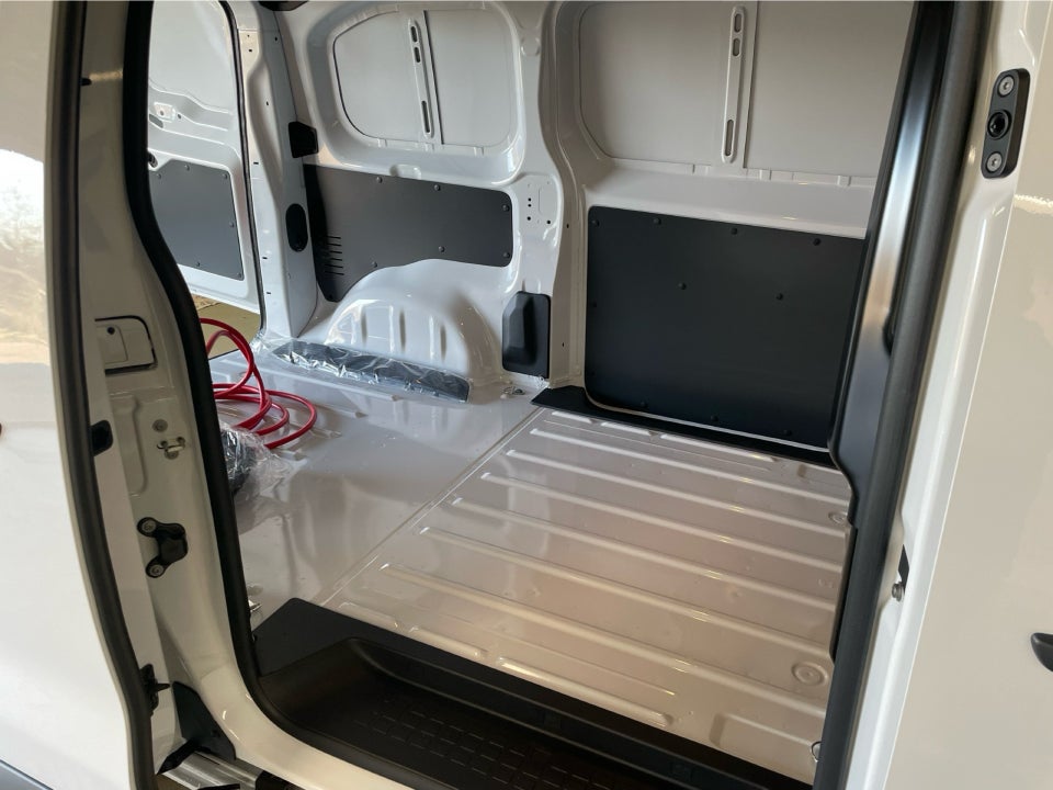 Peugeot e-Expert 75 L2 Premium Van