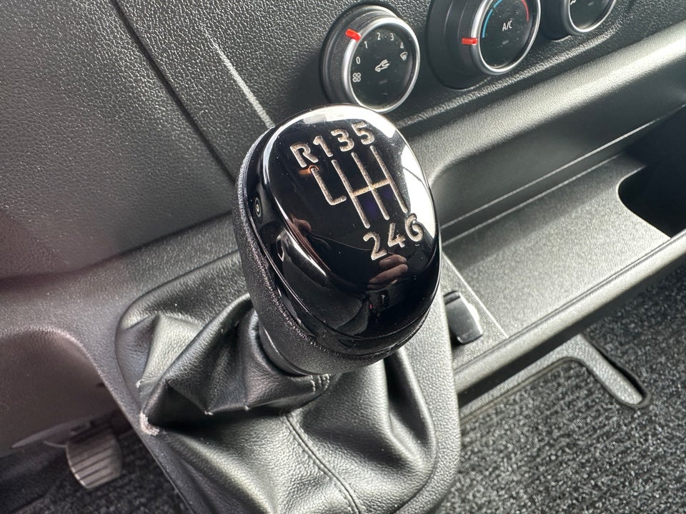 Renault Master IV T33 2,3 dCi 150 L2H2 Kassevogn