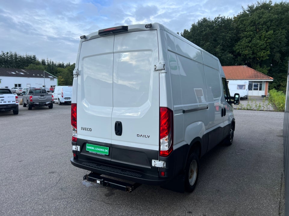 Iveco Daily 2,3 35C16 12m³ Van AG8