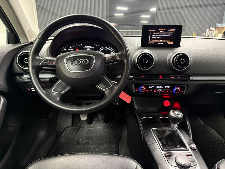 Audi A3 1,6 TDi 110 Ambiente Sportback 5d