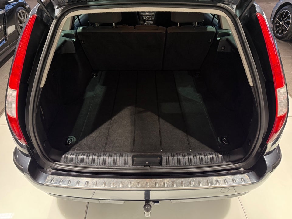 Ford Mondeo 1,8 110 Ambiente stc. 5d