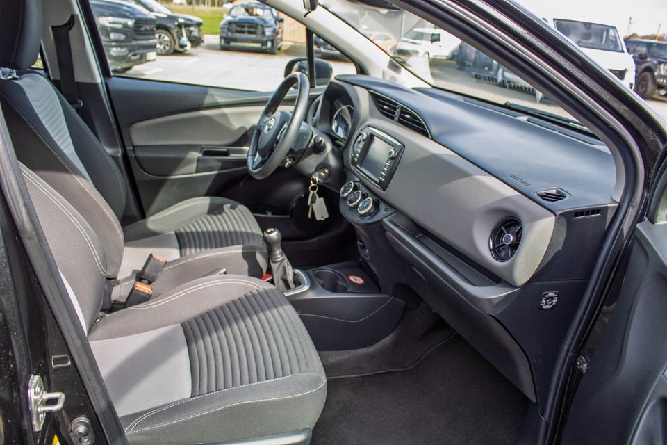 Toyota Yaris 1,0 VVT-i T2 5d