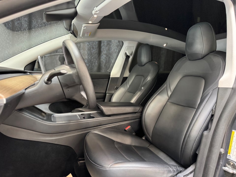 Tesla Model Y Long Range AWD 5d