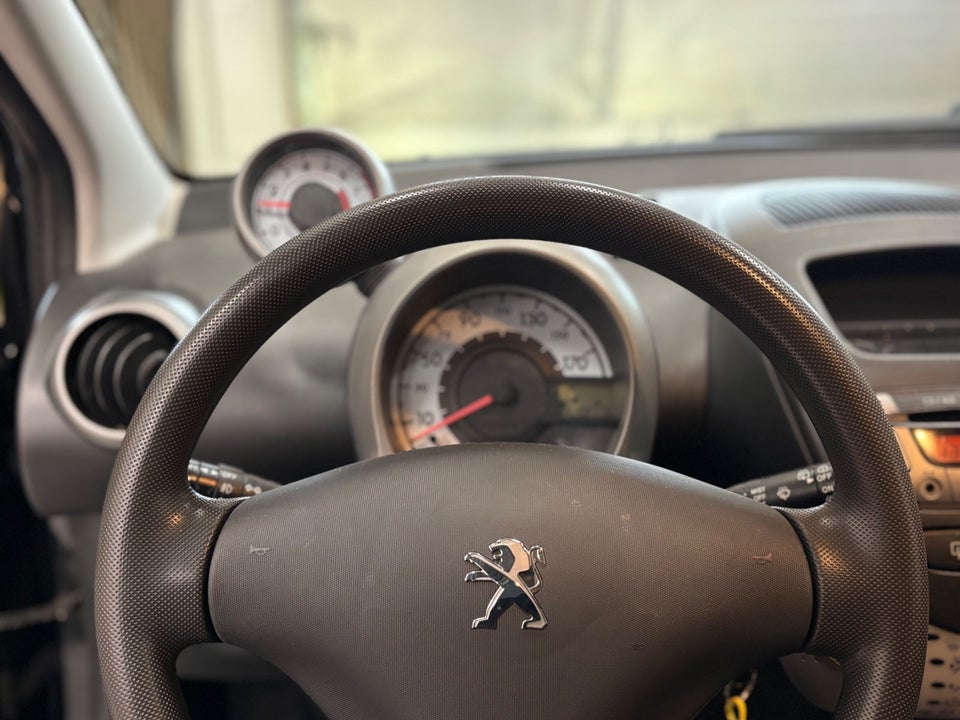 Peugeot 107 1,0 Champion 5d