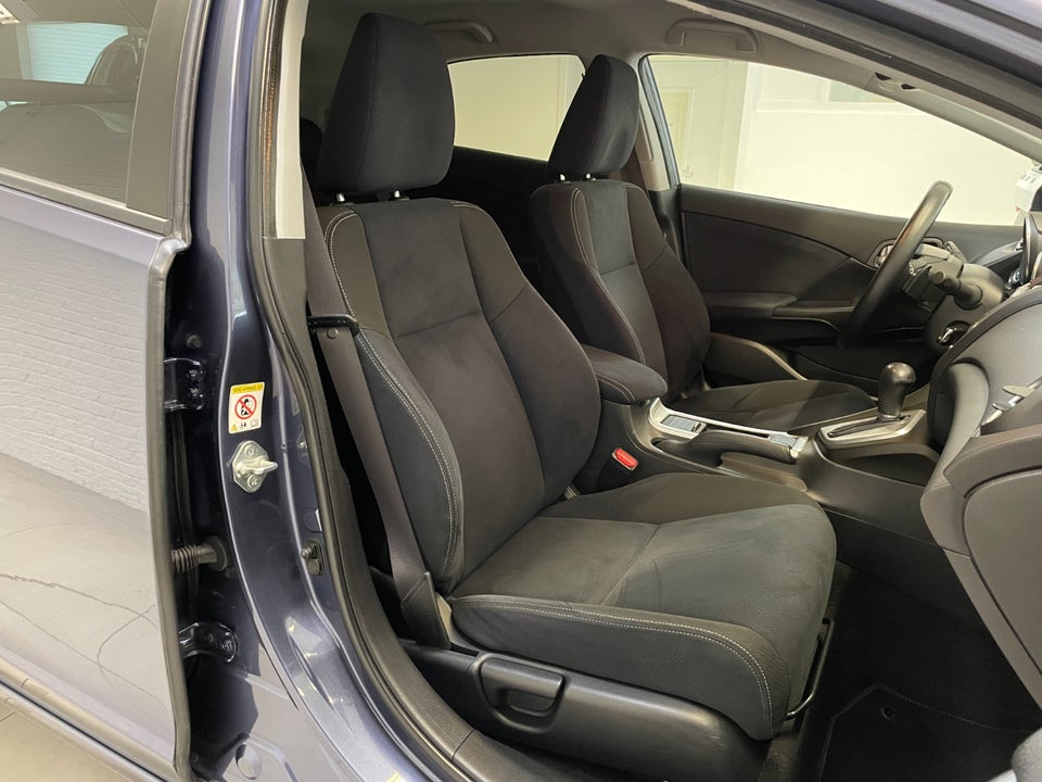 Honda Civic 1,8 i-VTEC Executive aut. 5d