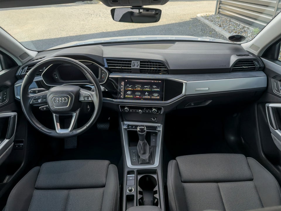 Audi Q3 45 TFSi e Attitude plus S-tr. 5d