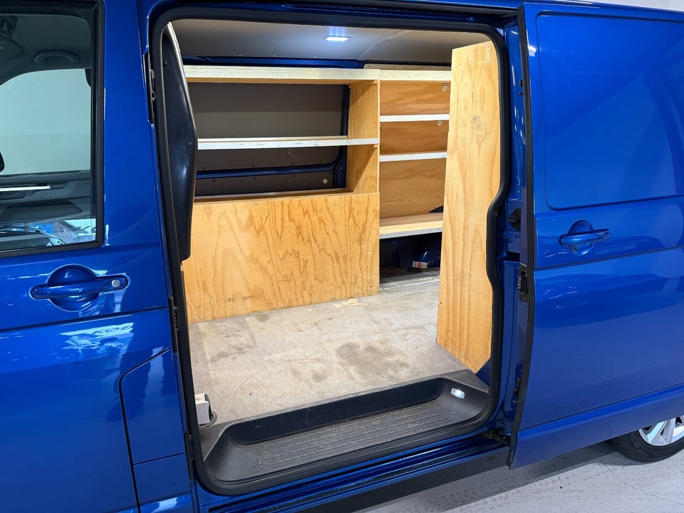 VW Transporter 2,0 TDi 199 Kassevogn DSG lang
