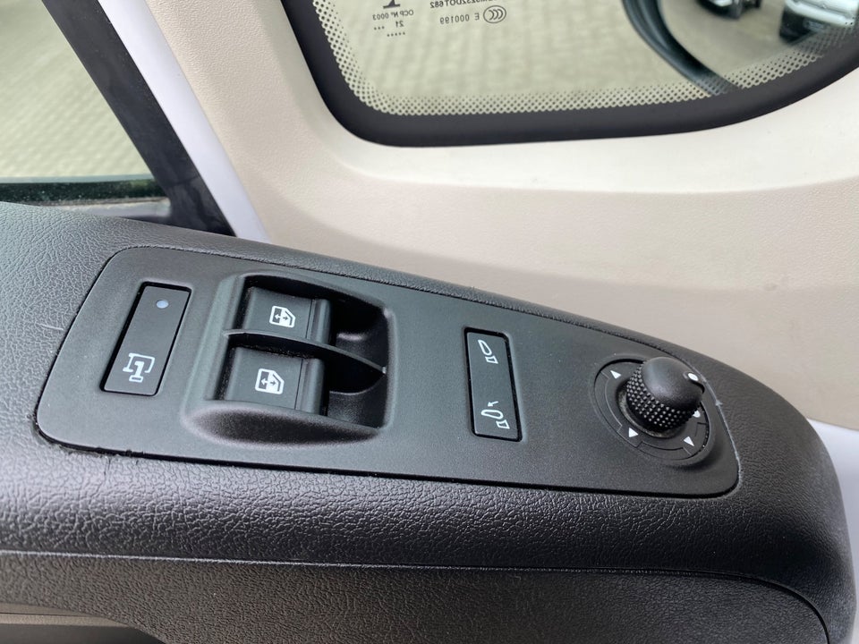 Peugeot Boxer 333 2,2 BlueHDi 140 L2H1 Premium