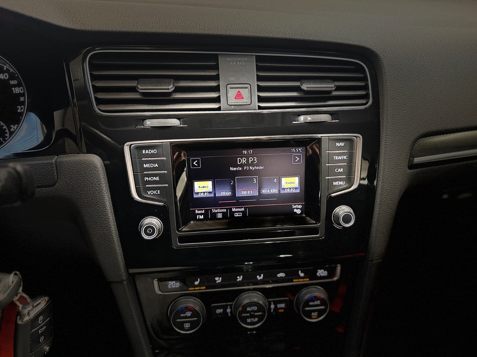 VW Golf VII 1,4 TSi 140 Highline BMT 5d