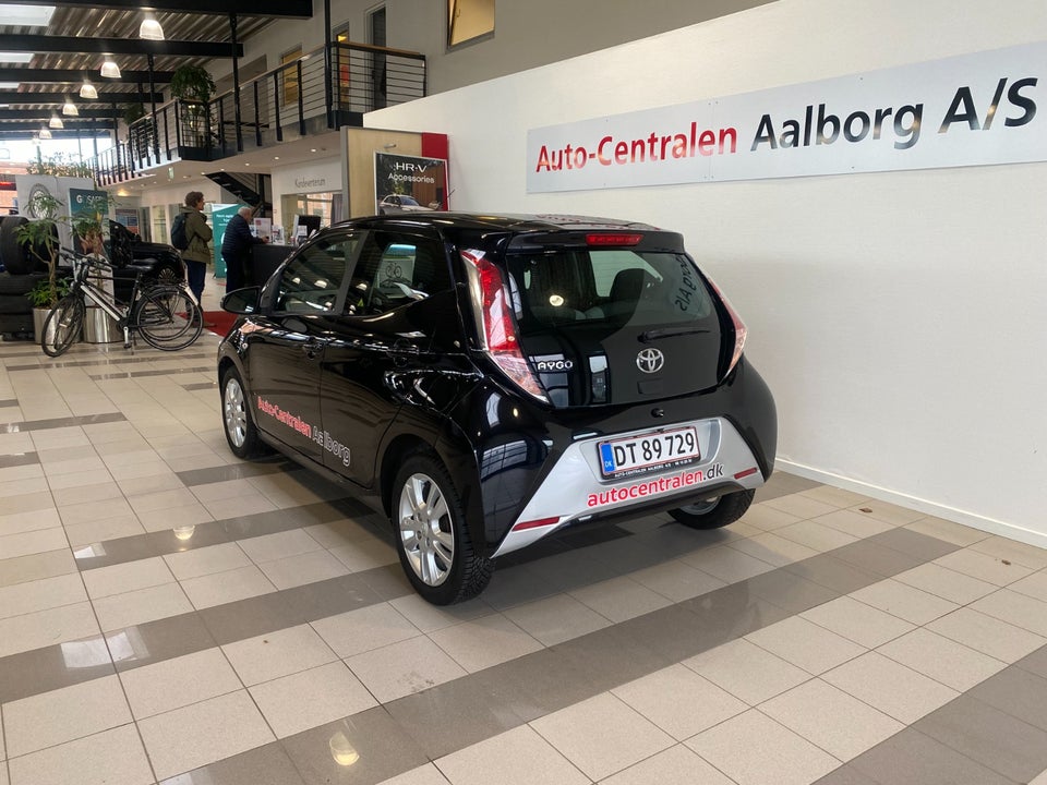 Toyota Aygo 1,0 VVT-i x-play 5d
