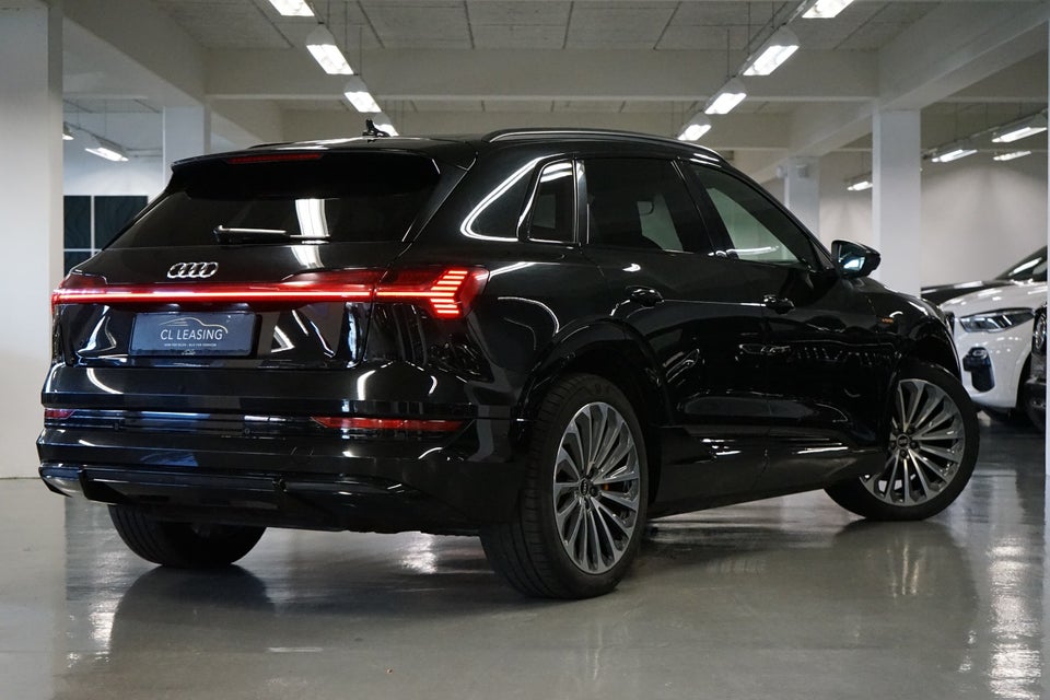 Audi e-tron 55 S-line quattro 5d