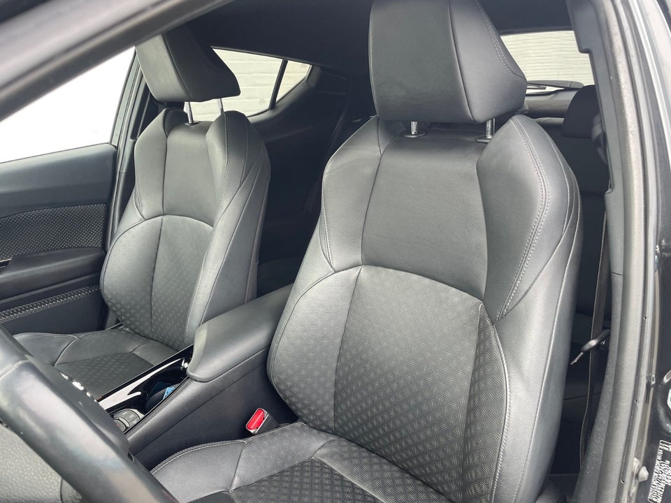 Toyota C-HR 1,8 Hybrid C-LUB Premium Selected CVT 5d