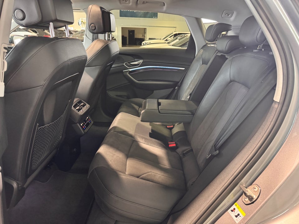 Audi e-tron 55 quattro 5d