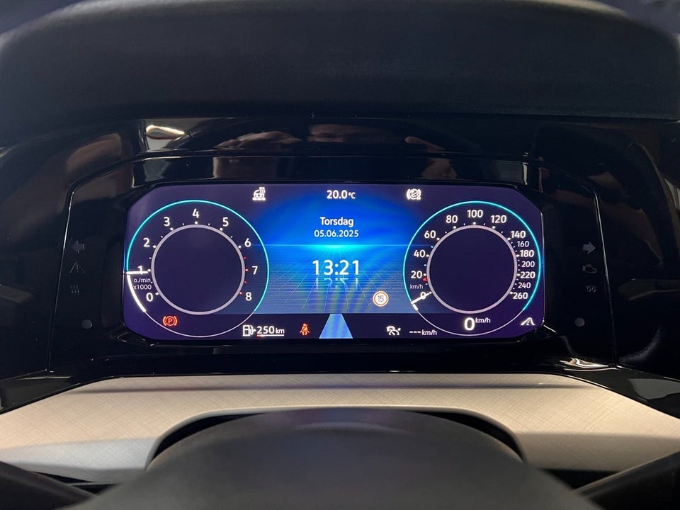 VW Golf VIII 1,5 TSi 130 Life 5d