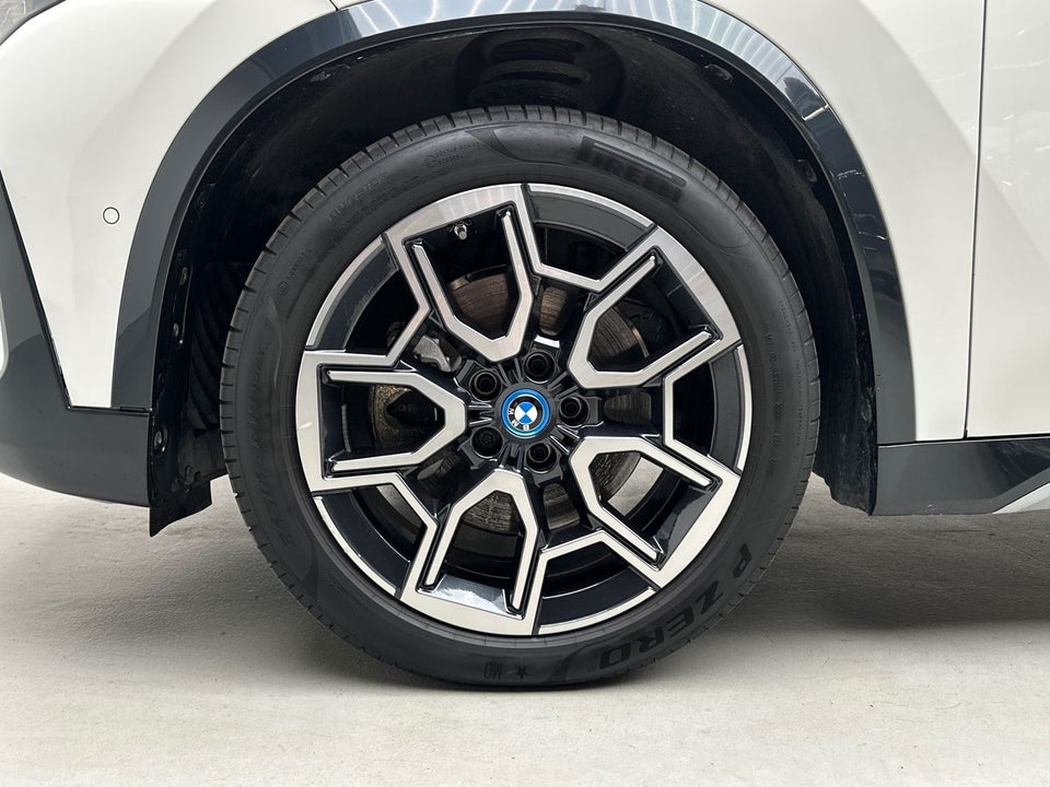 BMW iX1 eDrive20 X-Line 5d