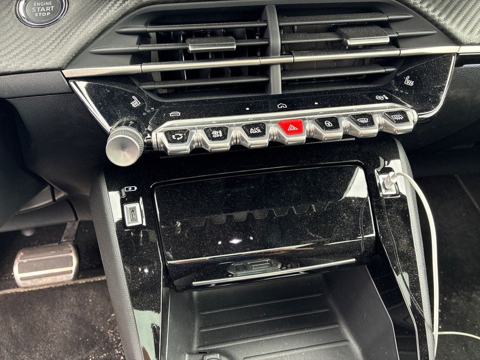 Peugeot e-208 54 GT Pack 5d