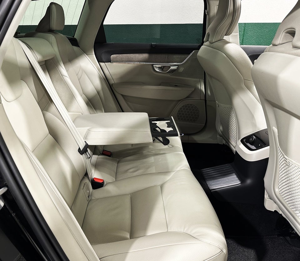 Volvo V90 2,0 T6 ReCharge Ultimate Dark aut. AWD 5d
