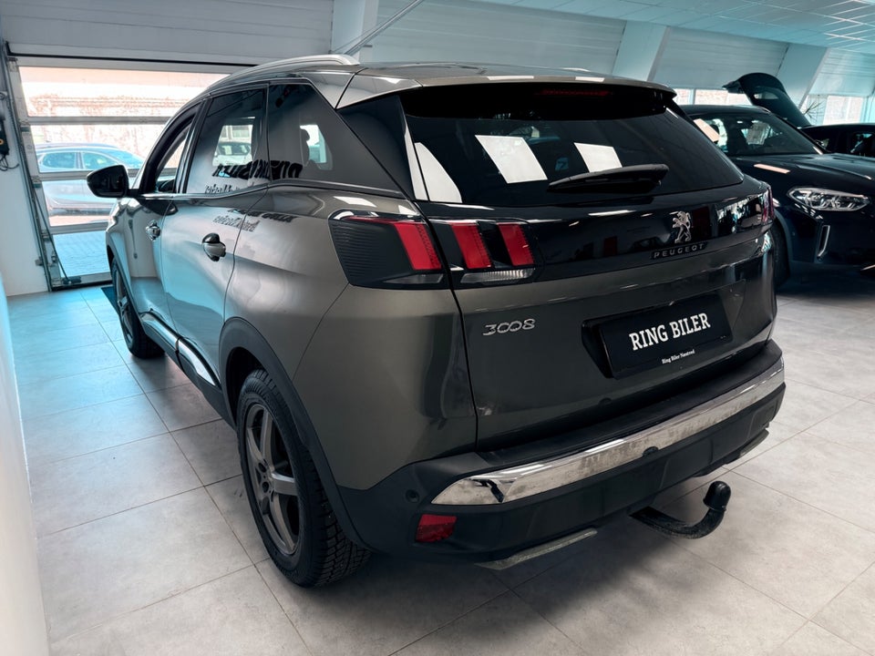 Peugeot 3008 1,2 e-THP 130 Allure 5d