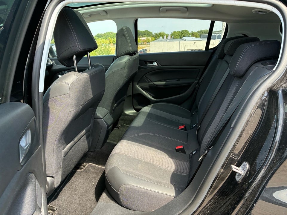 Peugeot 308 1,5 BlueHDi 130 Infinity 5d