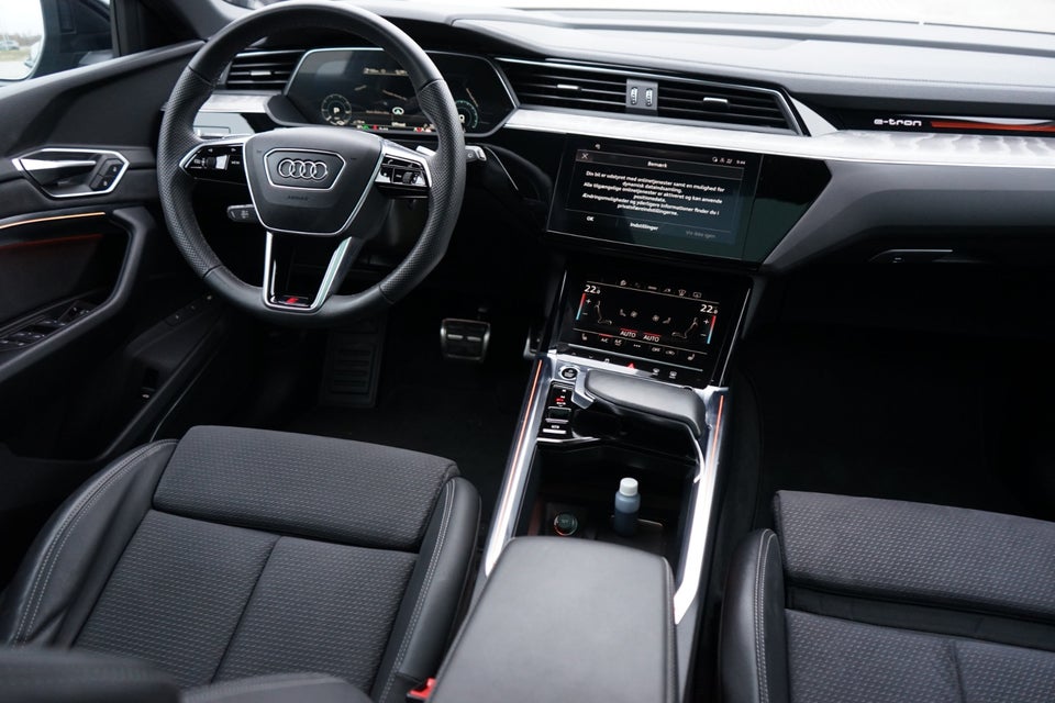 Audi Q8 e-tron 55 S-line quattro 5d