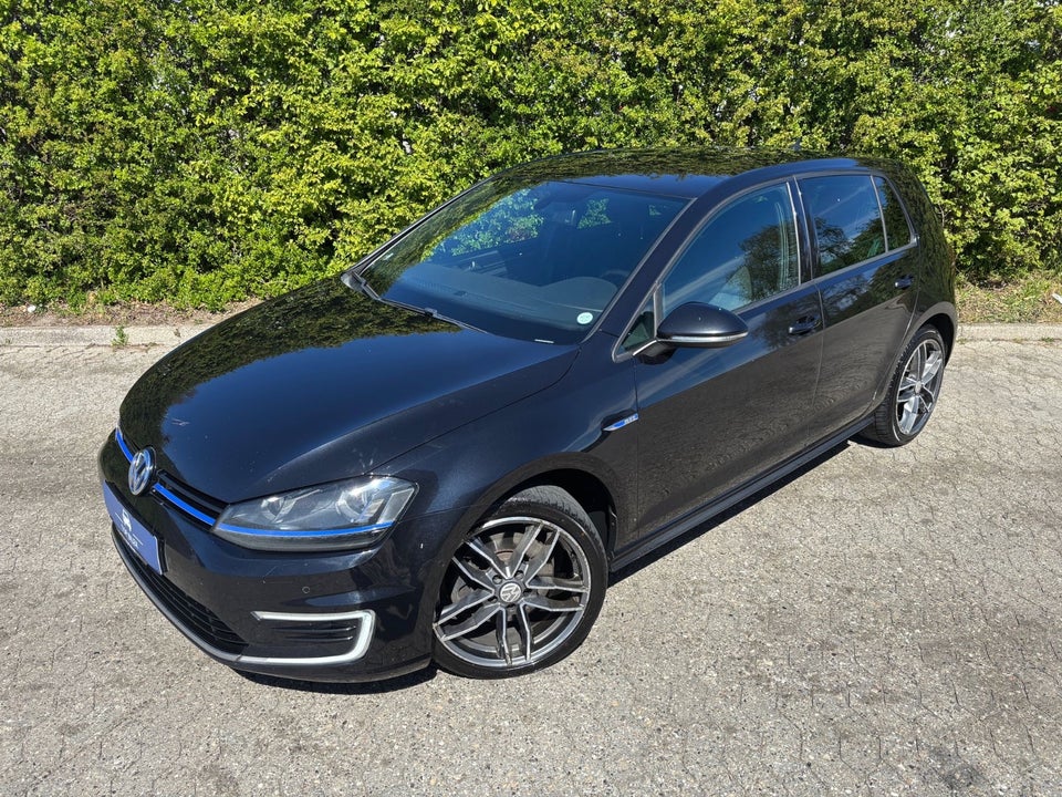 VW Golf VII 1,4 GTE Highline DSG 5d