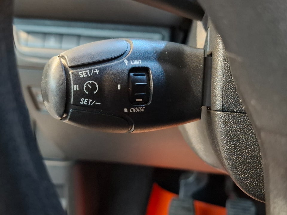 Peugeot 208 1,2 VTi 82 Active 5d