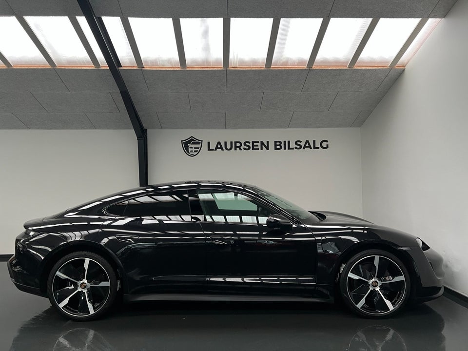 Porsche Taycan Performance+ 4d
