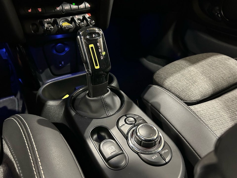 MINI Cooper SE Classic Trim 3d