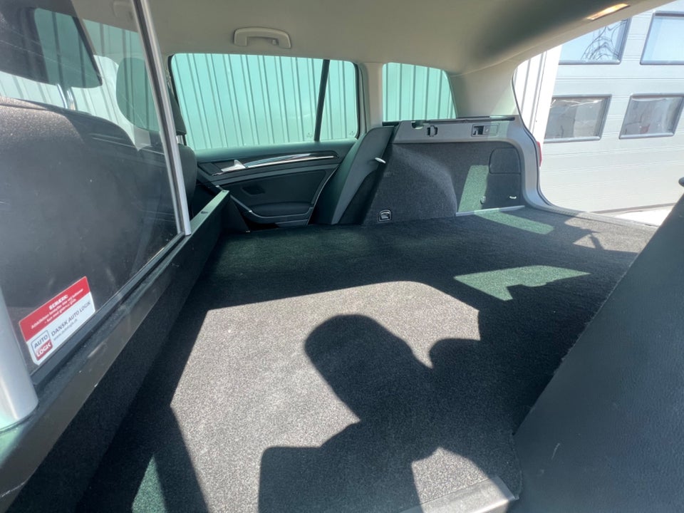 VW Golf VII 2,0 TDi 150 Highline DSG Van 5d