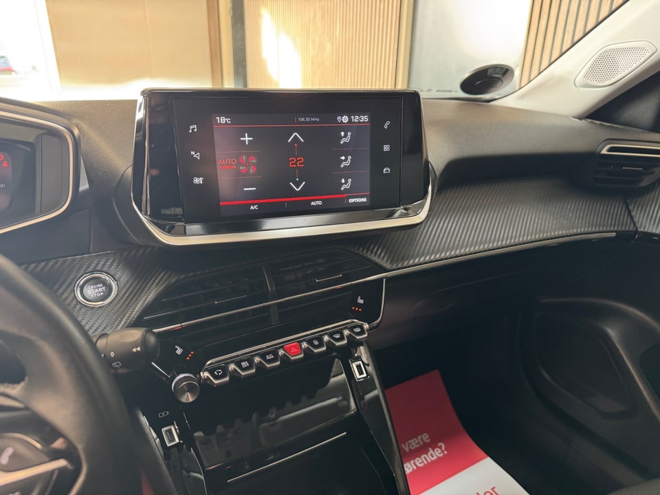 Peugeot 2008 1,2 PureTech 130 Selection Tech EAT8 5d