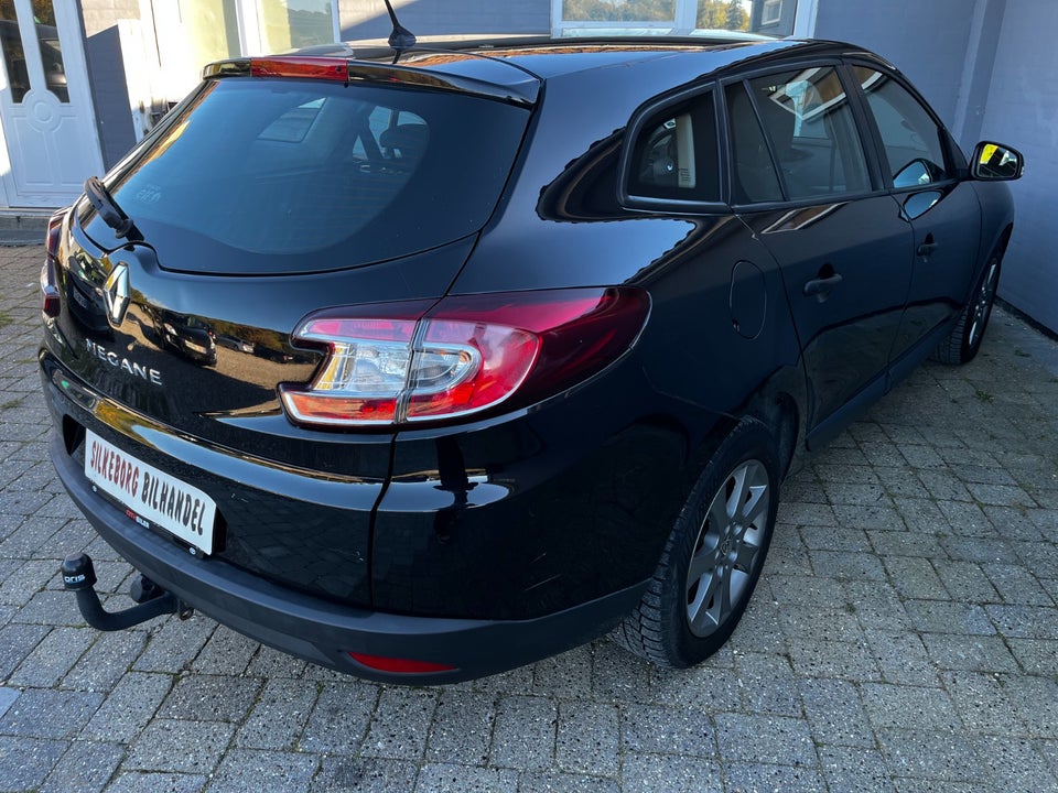 Renault Megane III 1,6 110 Authentique Sport Tourer 5d