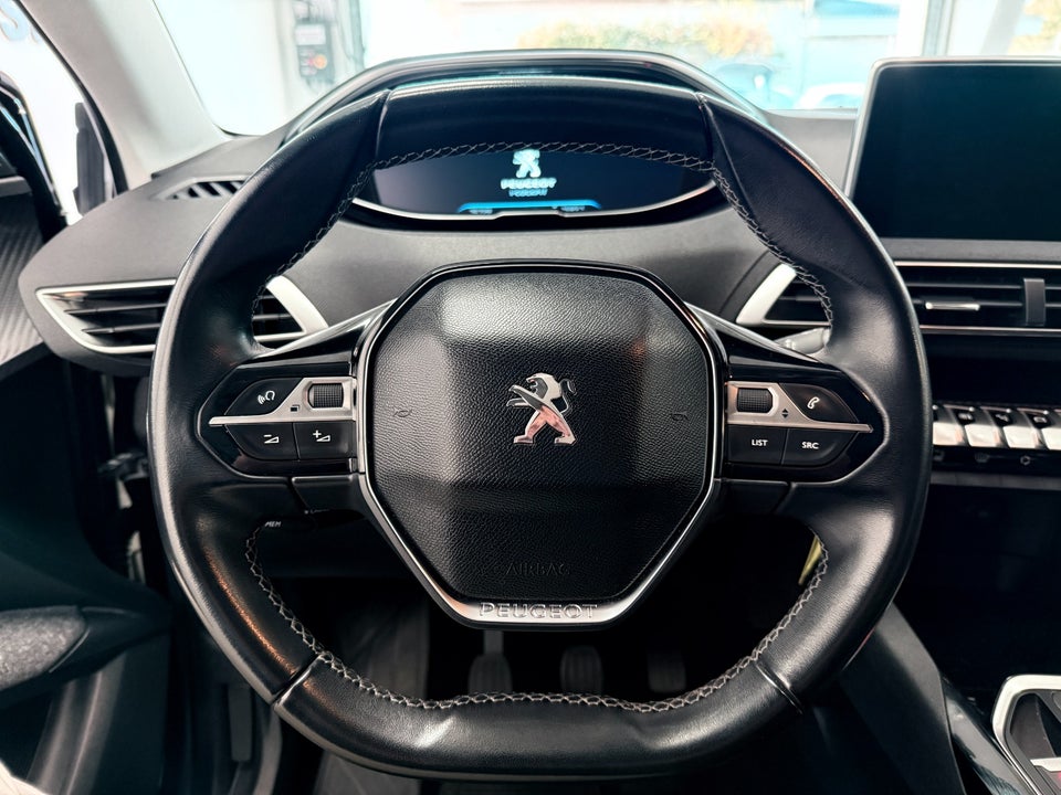 Peugeot 3008 1,2 e-THP 130 Active 5d