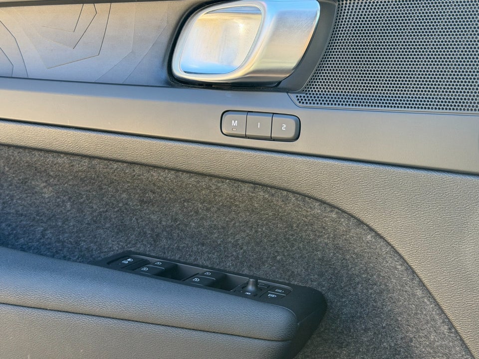 Volvo XC40 ReCharge Extended Range Plus 5d