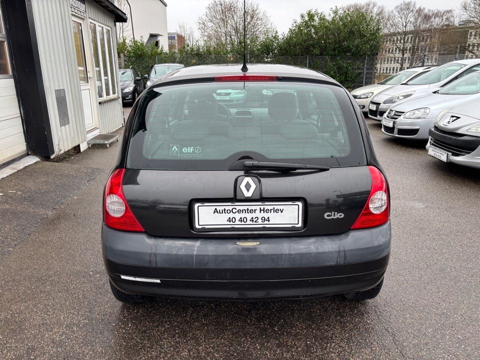 Renault Clio II 1,2 8V Family Authentique 3d