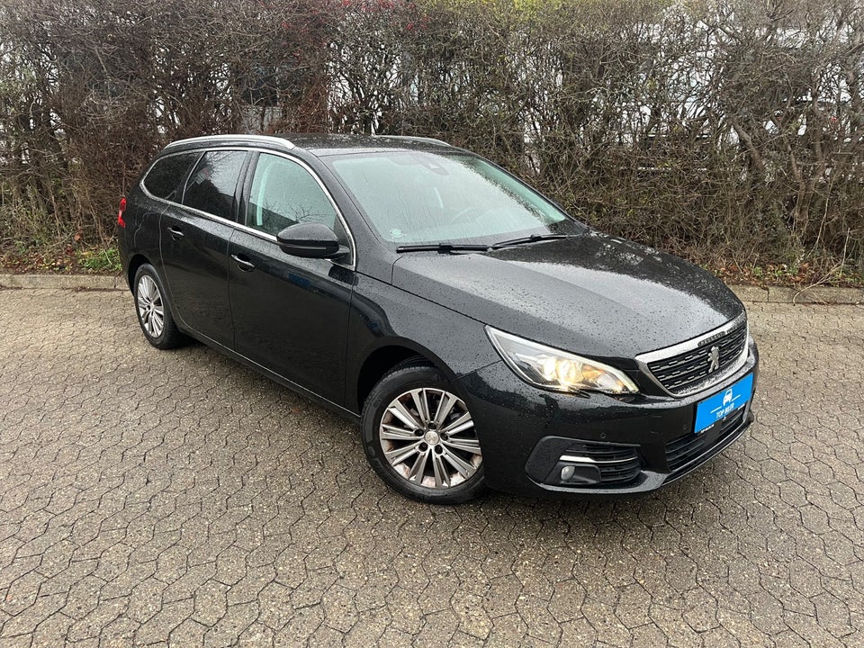 Peugeot 308 1,2 e-THP 130 Allure Sky SW 5d