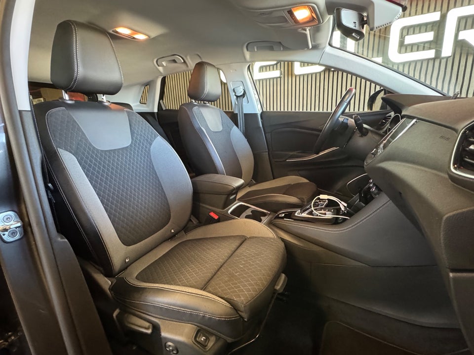 Opel Grandland X 1,6 Hybrid Ultimate aut. 5d