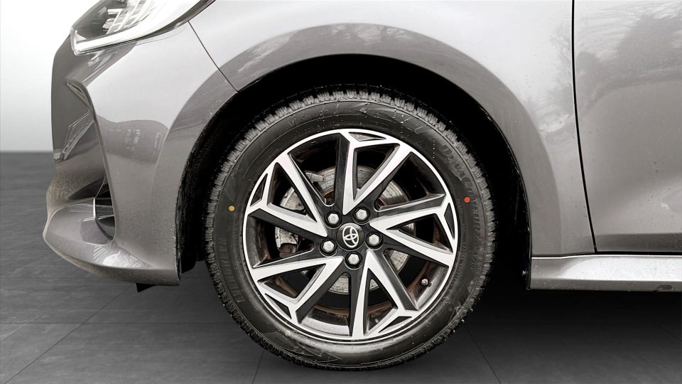 Toyota Yaris 1,5 Hybrid Style e-CVT 5d