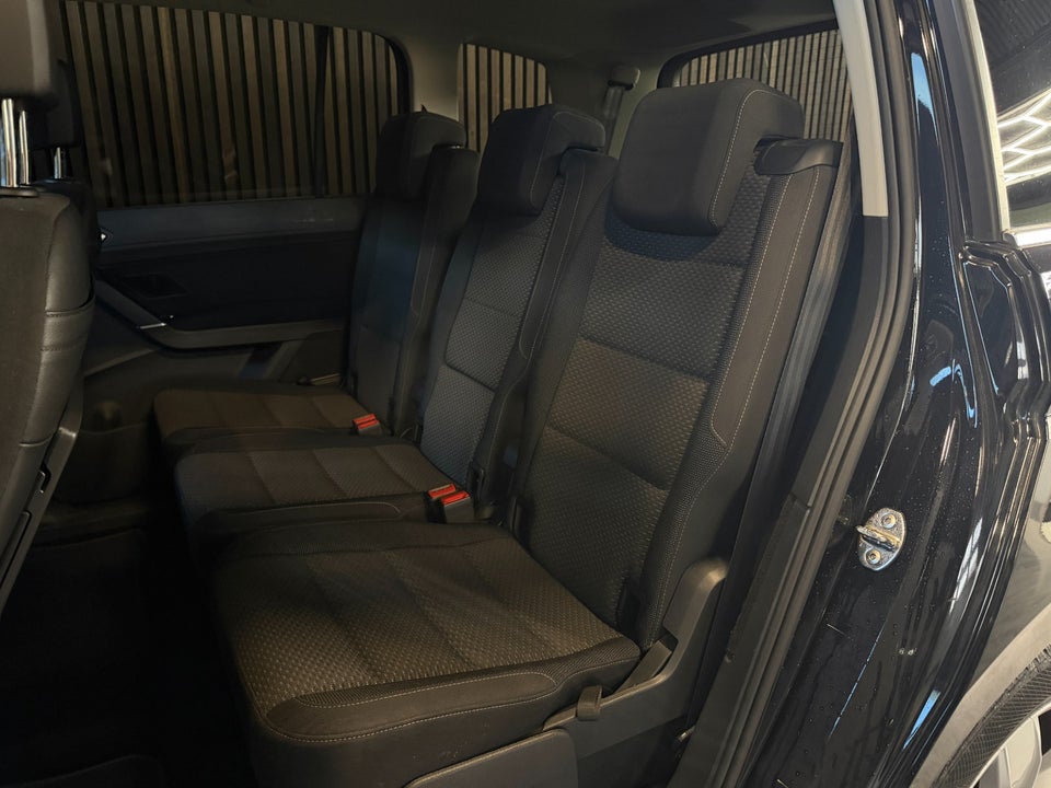 VW Touran 1,6 TDi 115 Comfortline Connect DSG 7prs 5d