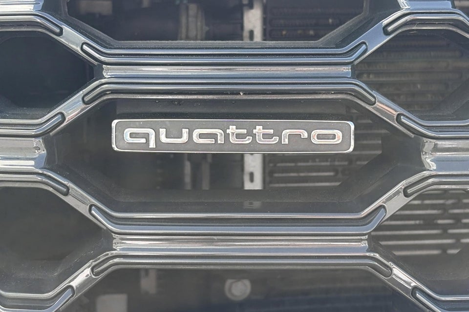 Audi Q5 50 TFSi e S-line quattro S-tr. 5d
