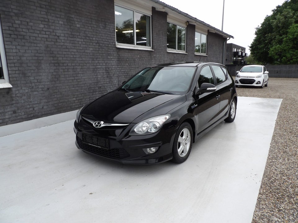Hyundai i30 1,4 Classic Cool 5d