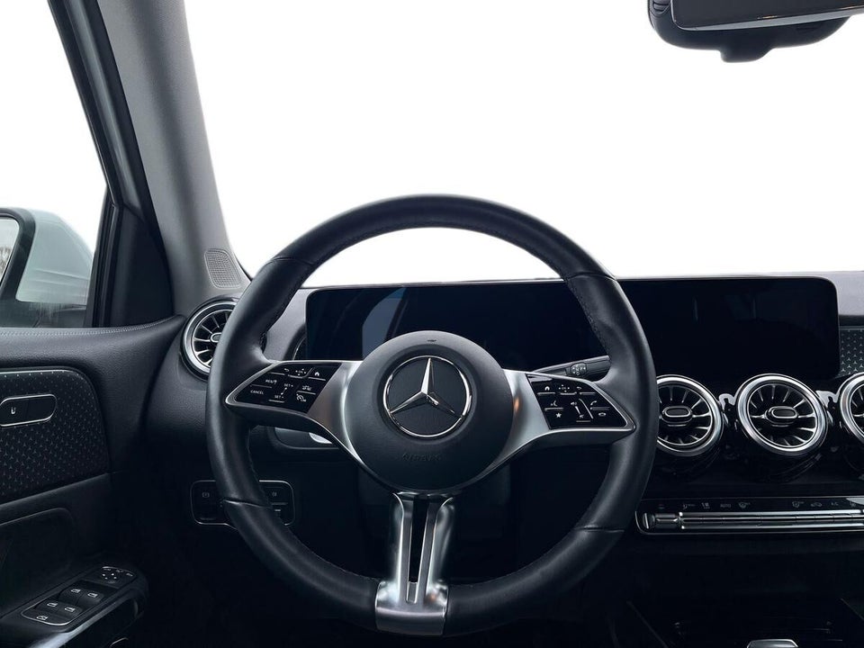 Mercedes EQB300 Progressive Advance Plus 4Matic 5d